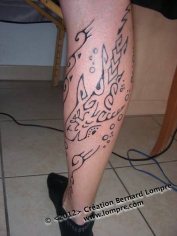 Tatoo-polynesien--lompre-requin-mollet 